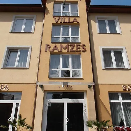 Ramzes Couette-café